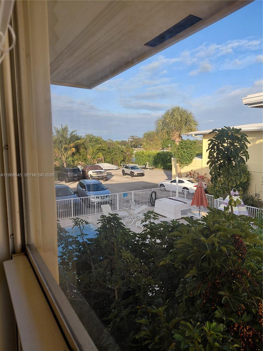 731 Hummingbird Way 10