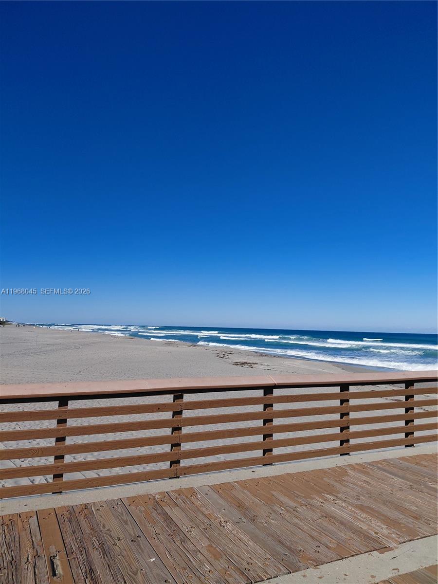 REGENCY MANOR CONDO - Residential