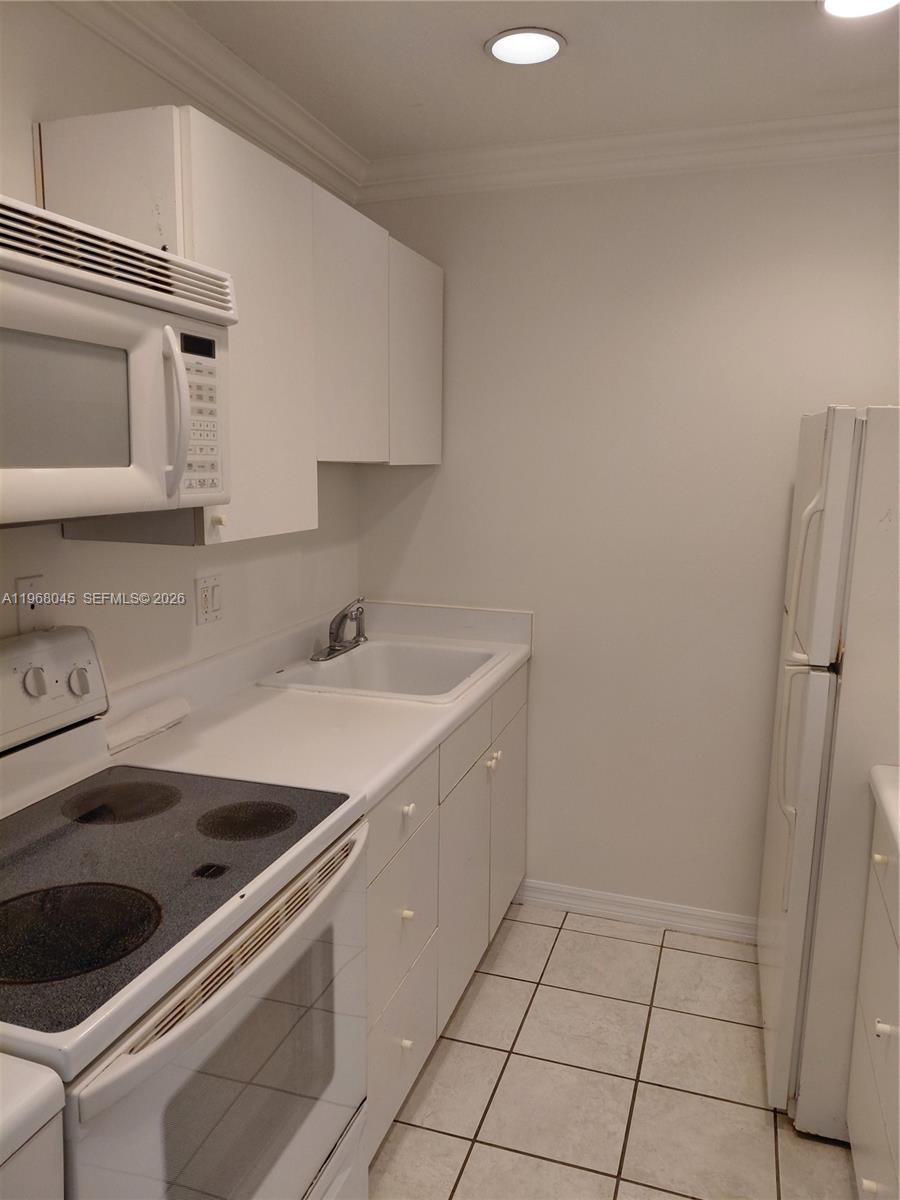 REGENCY MANOR CONDO - Residential