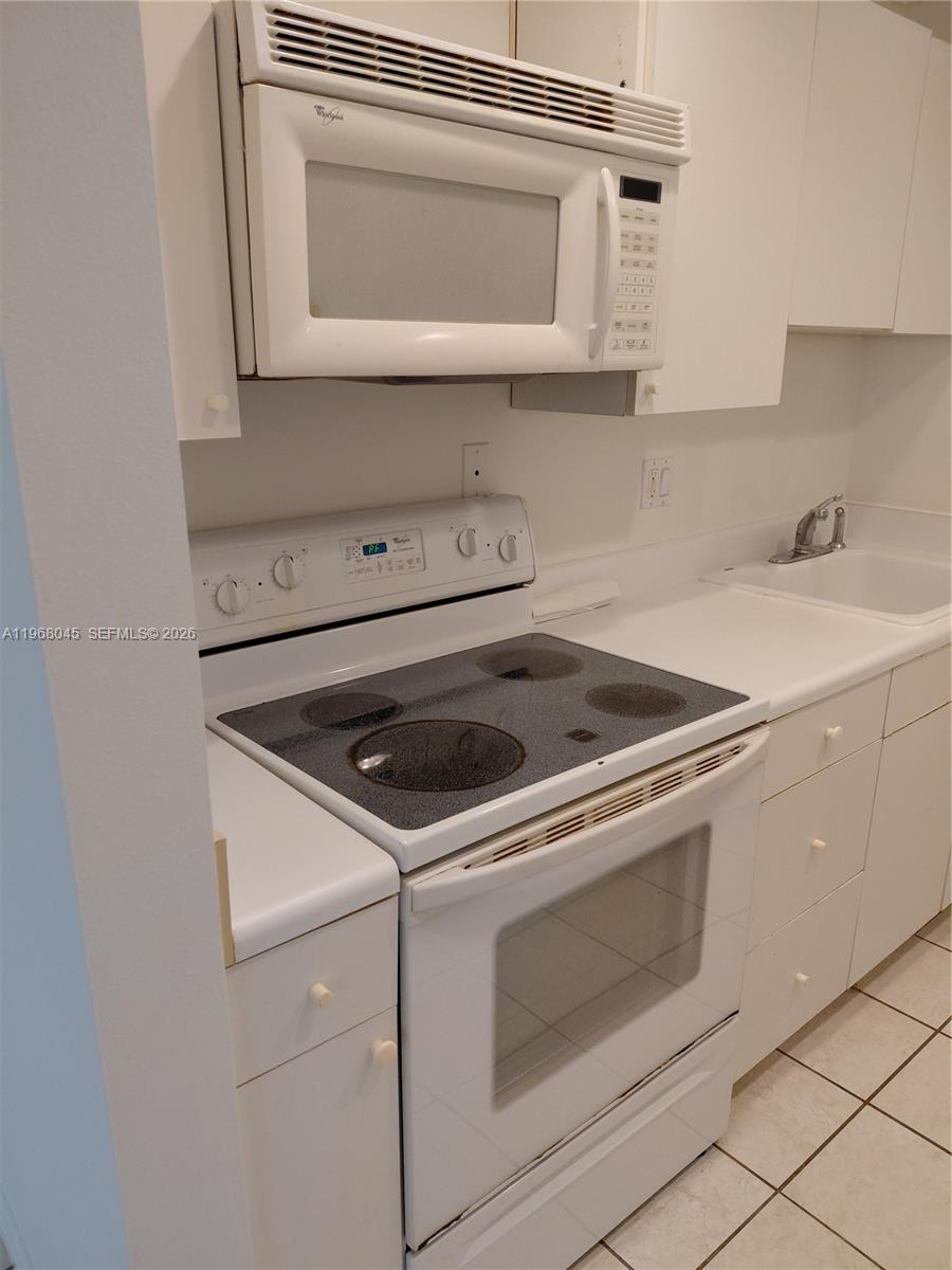 REGENCY MANOR CONDO - Residential