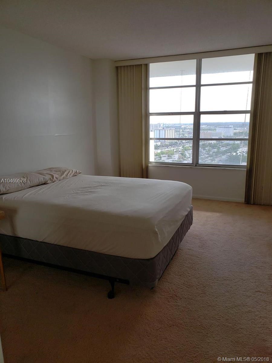 HALLAMRK OF HOLLYWOOD COND - Residential Lease