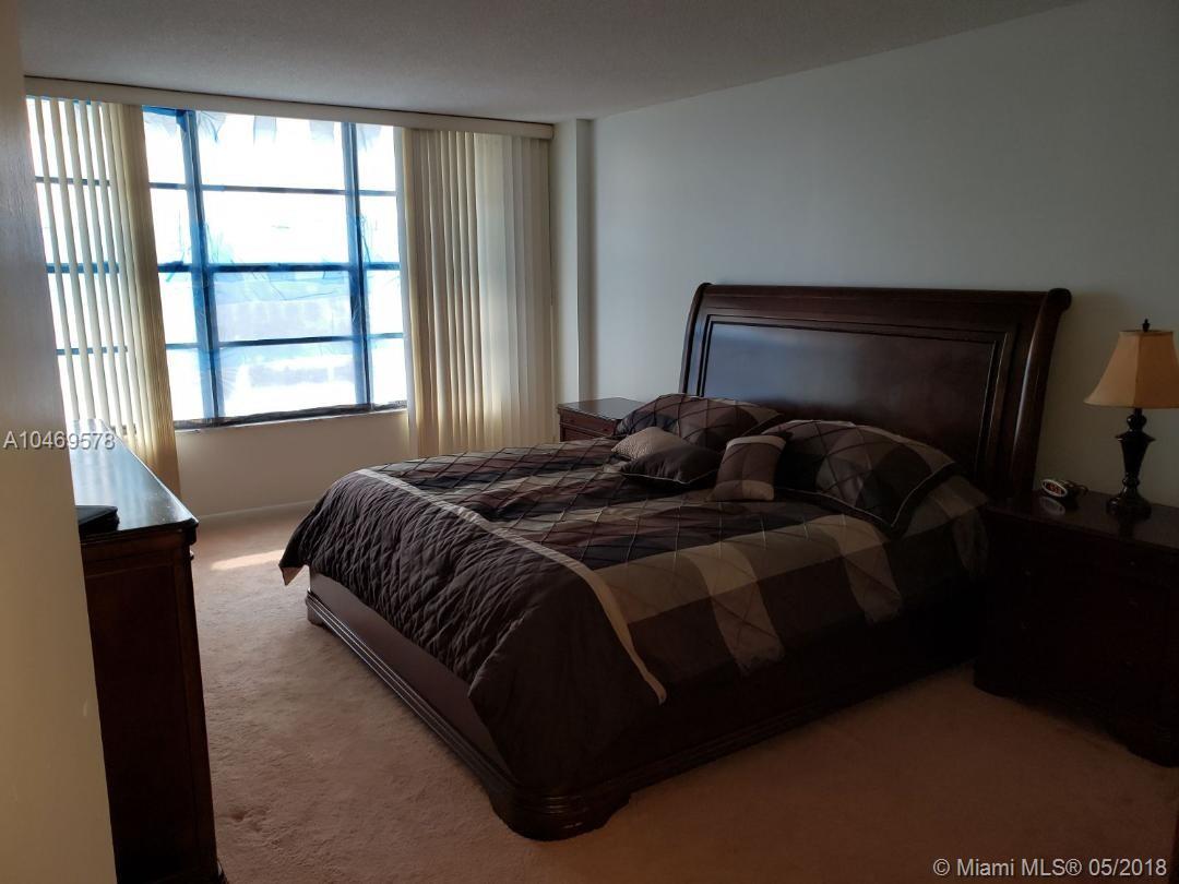 HALLAMRK OF HOLLYWOOD COND - Residential Lease