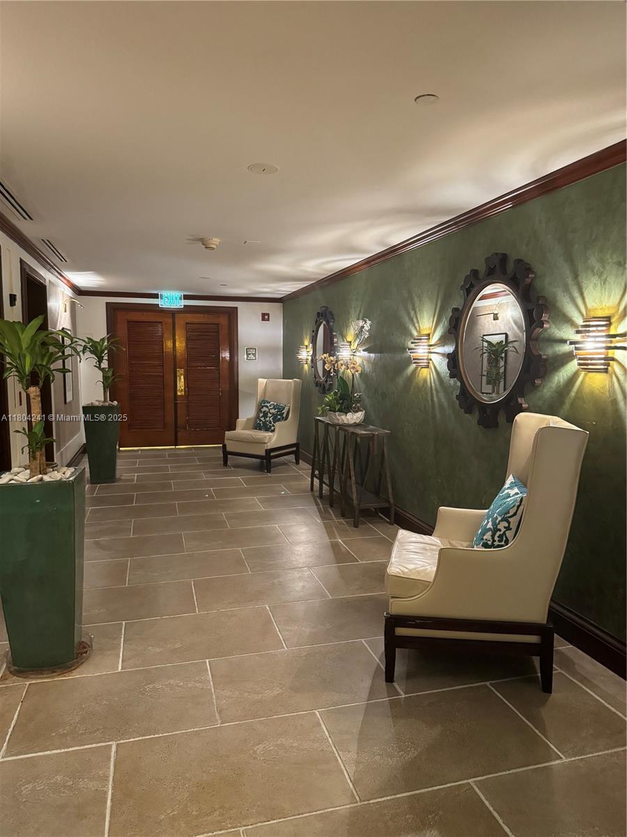 2951 S Bayshore Dr 215