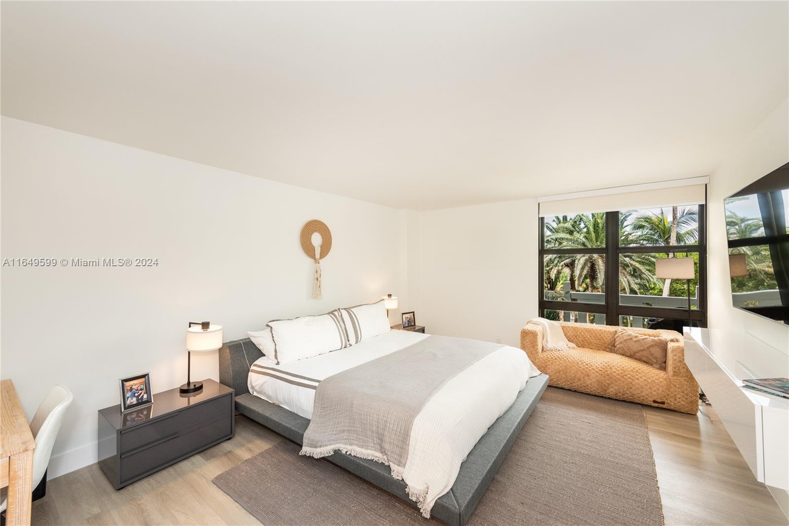 TOWERS OF KEY BISCAYNE CO - Residential Lease