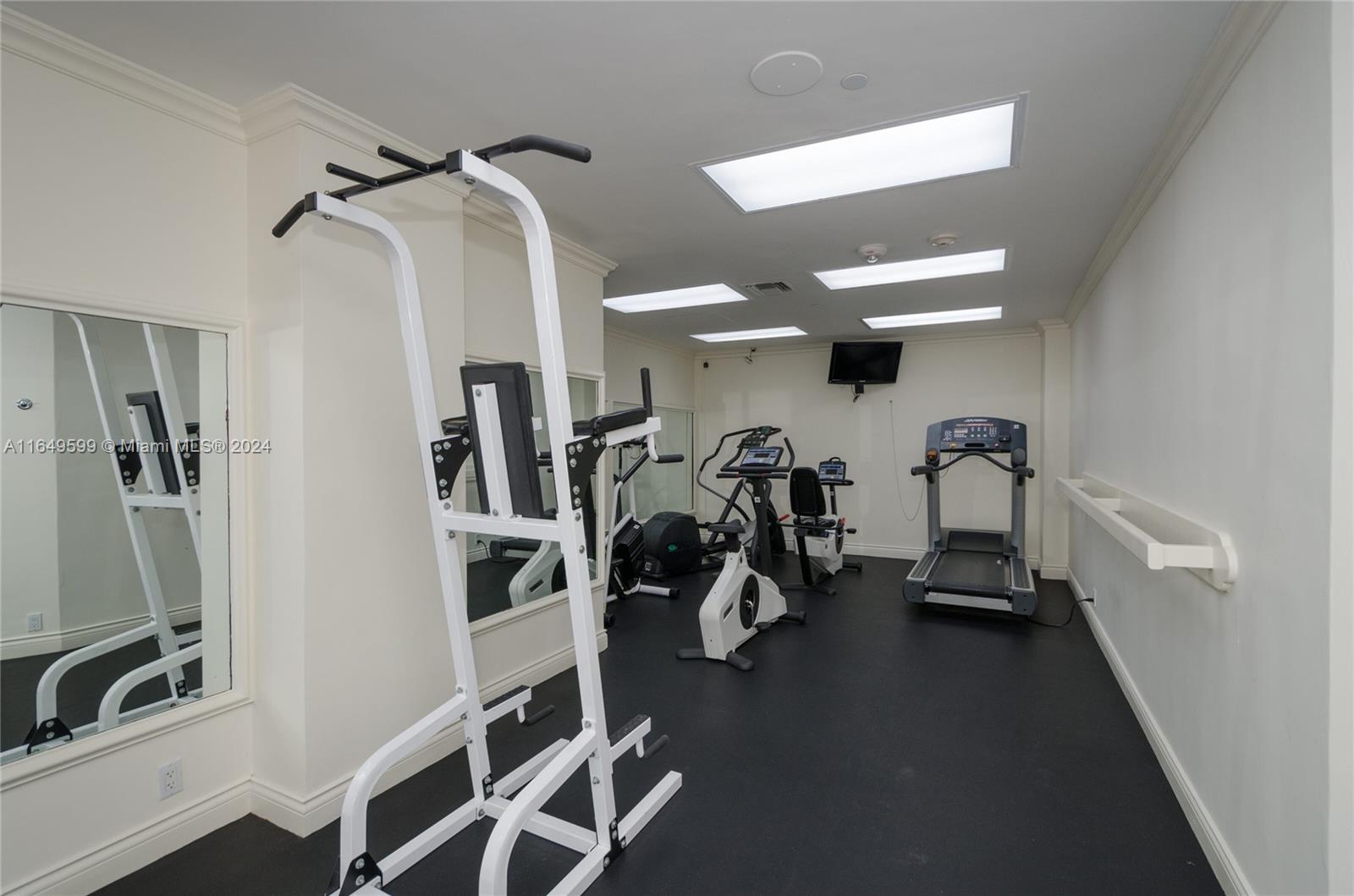 TOWERS OF KEY BISCAYNE CO - Residential Lease