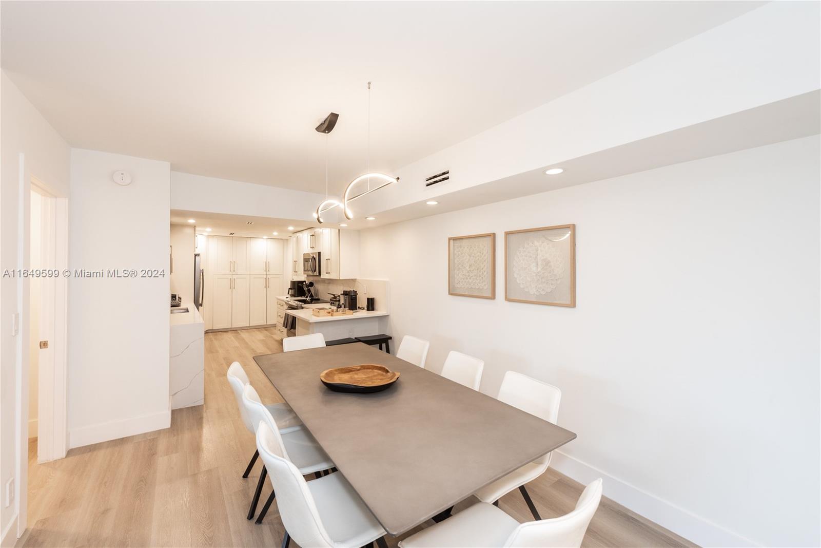 TOWERS OF KEY BISCAYNE CO - Residential Lease