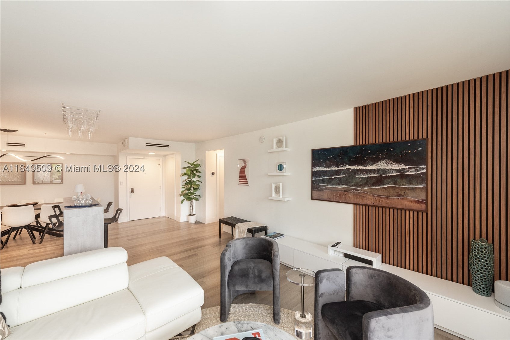 1111 Crandon Blvd A306