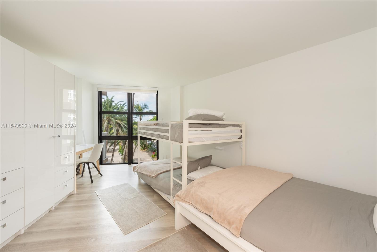 TOWERS OF KEY BISCAYNE CO - Residential Lease