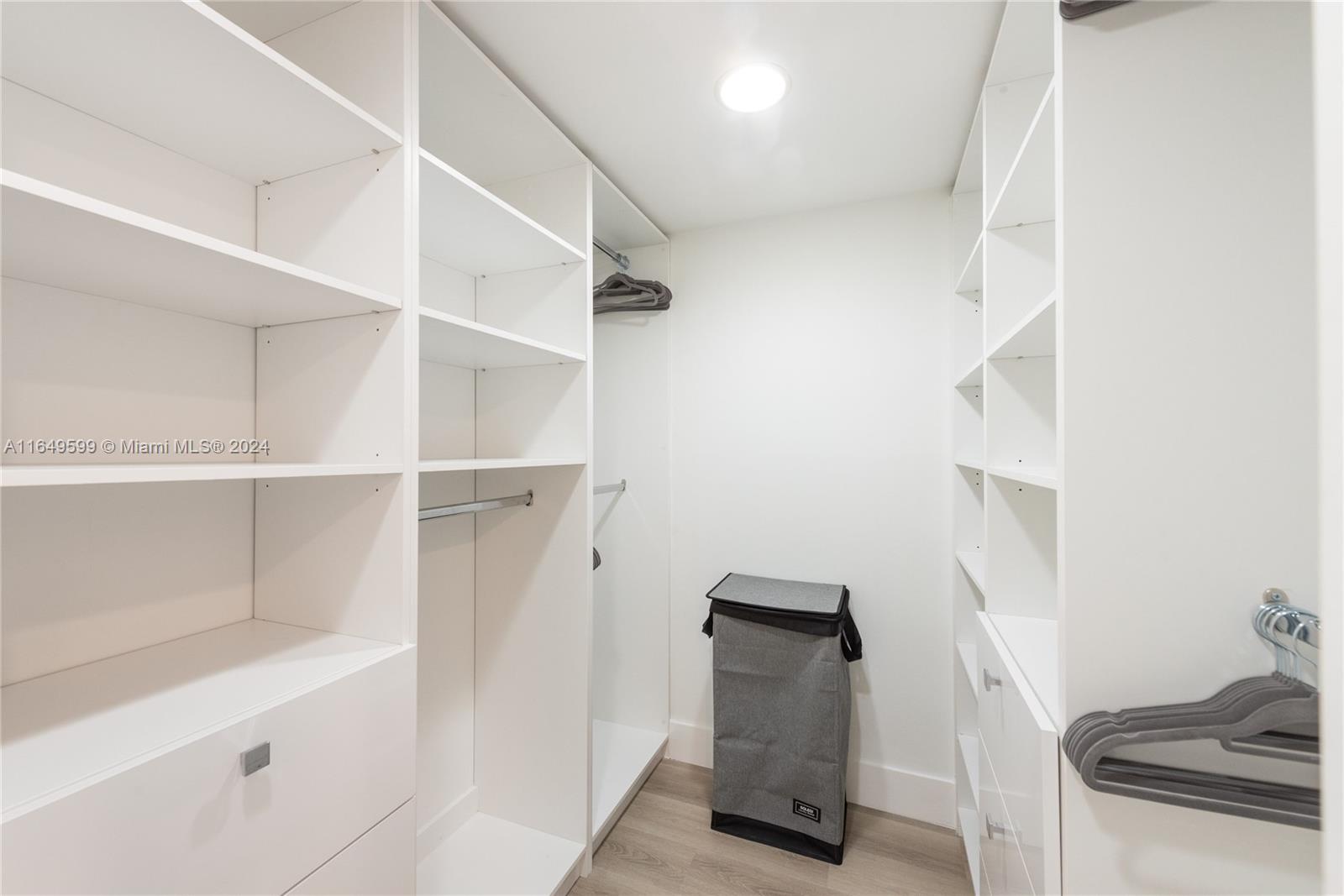 TOWERS OF KEY BISCAYNE CO - Residential Lease