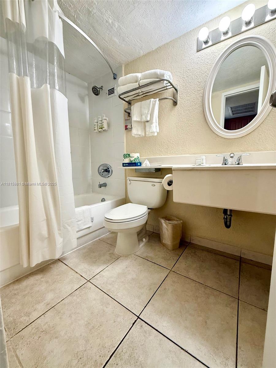 THE AVENTURA BEACH CLUB C - Residential