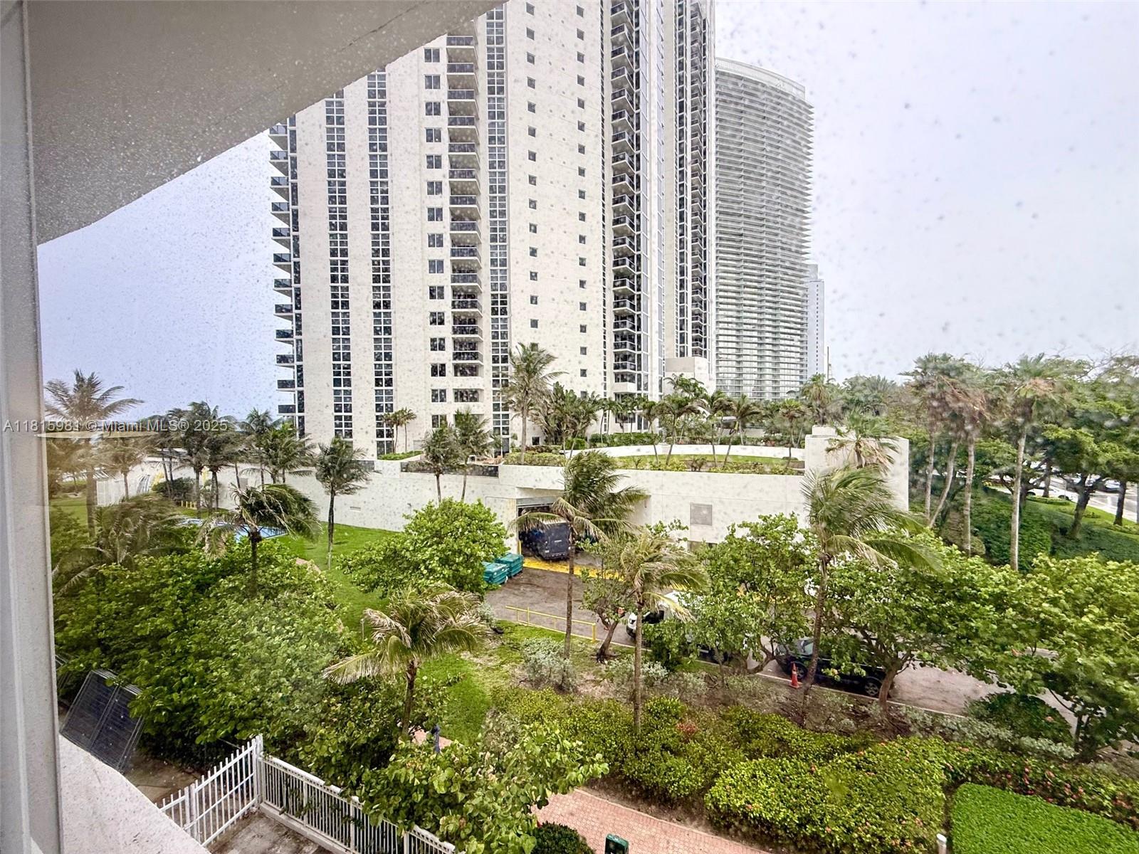 THE AVENTURA BEACH CLUB C - Residential