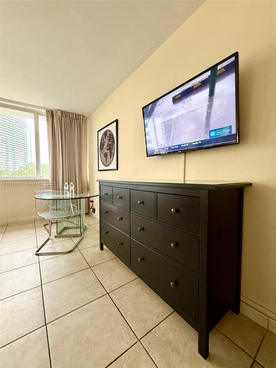 THE AVENTURA BEACH CLUB C - Residential