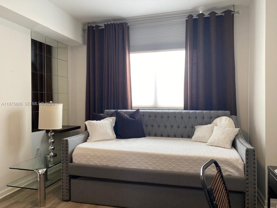 VENTURE AT AVENTURA EAST - Residential