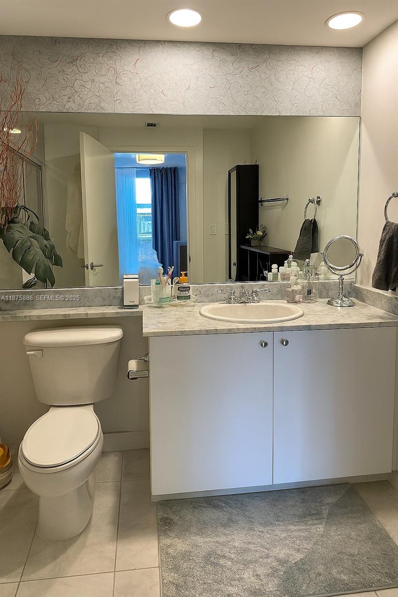 VENTURE AT AVENTURA EAST - Residential