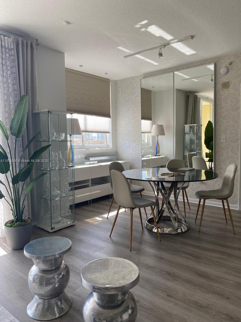 VENTURE AT AVENTURA EAST - Residential