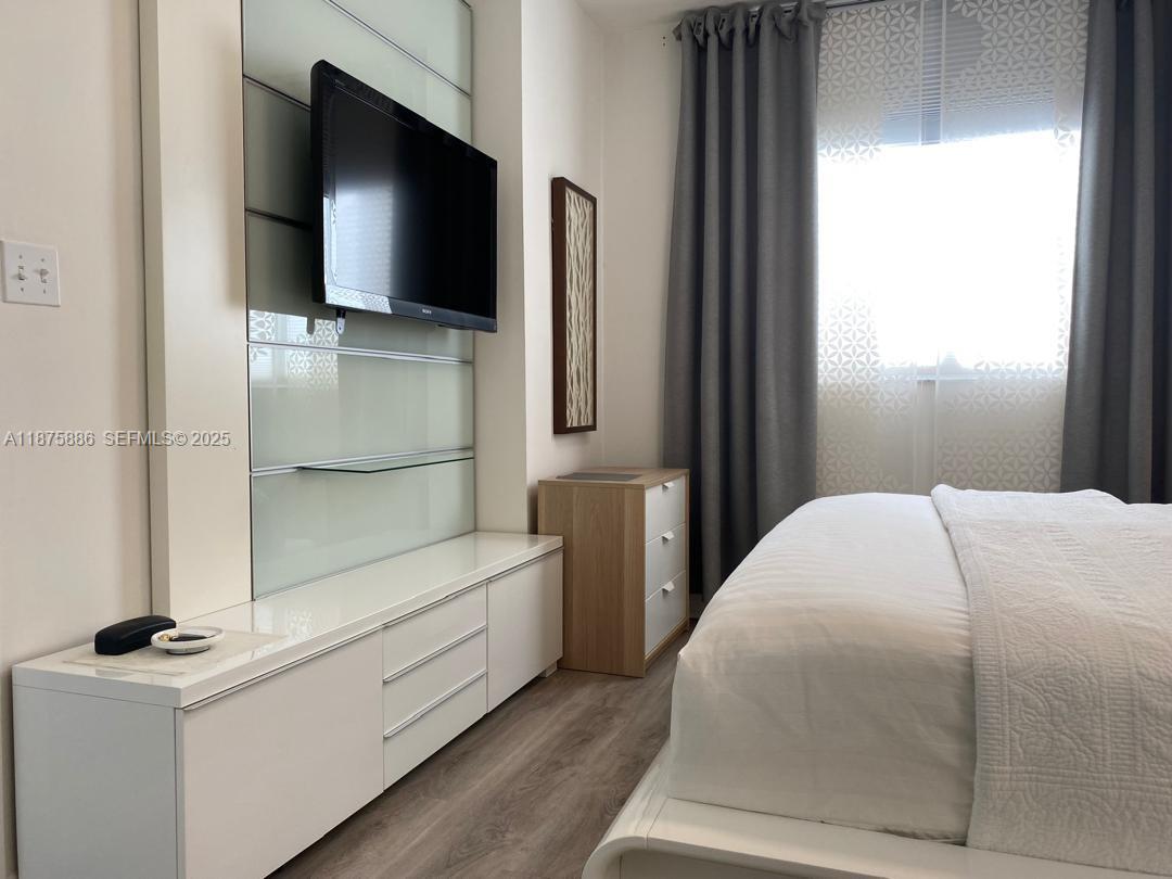 VENTURE AT AVENTURA EAST - Residential