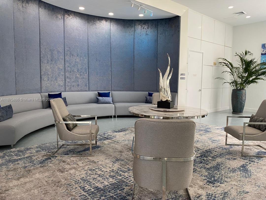 VENTURE AT AVENTURA EAST - Residential