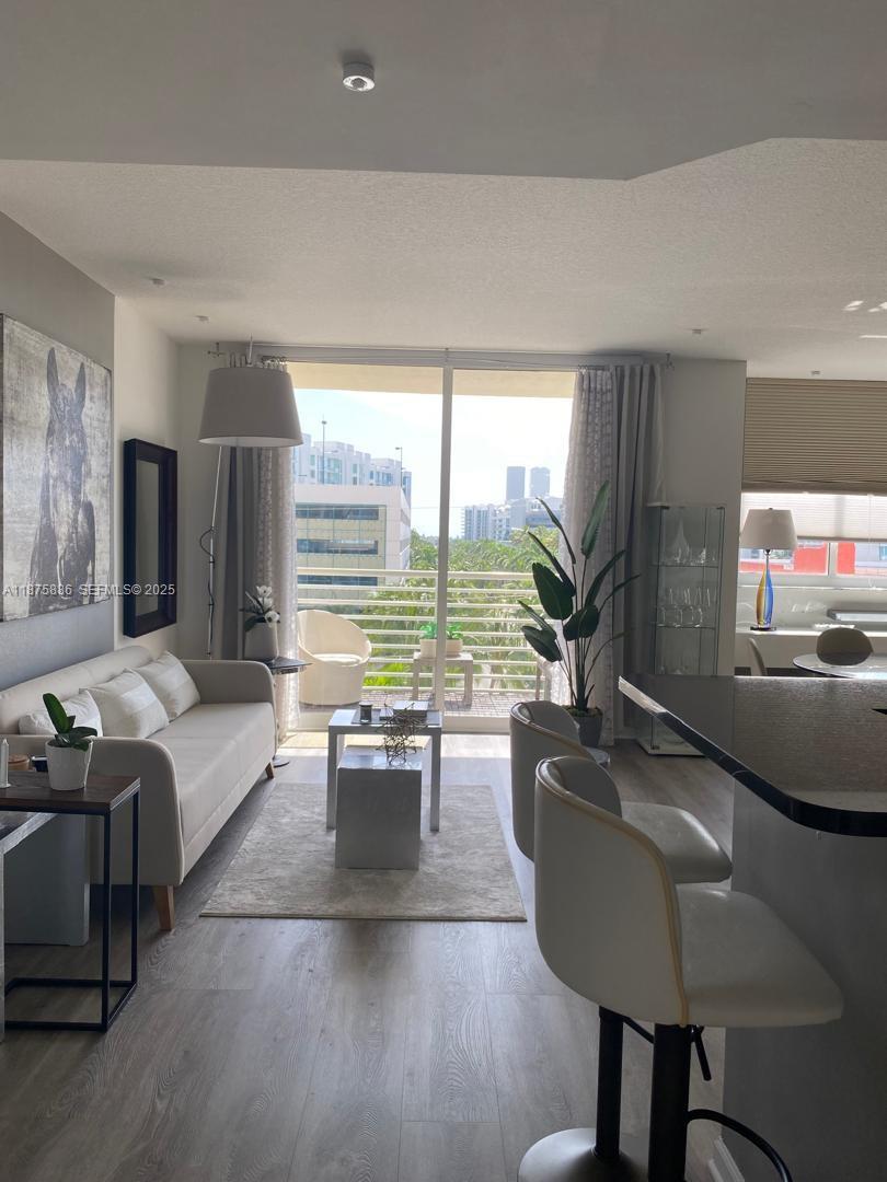 VENTURE AT AVENTURA EAST - Residential