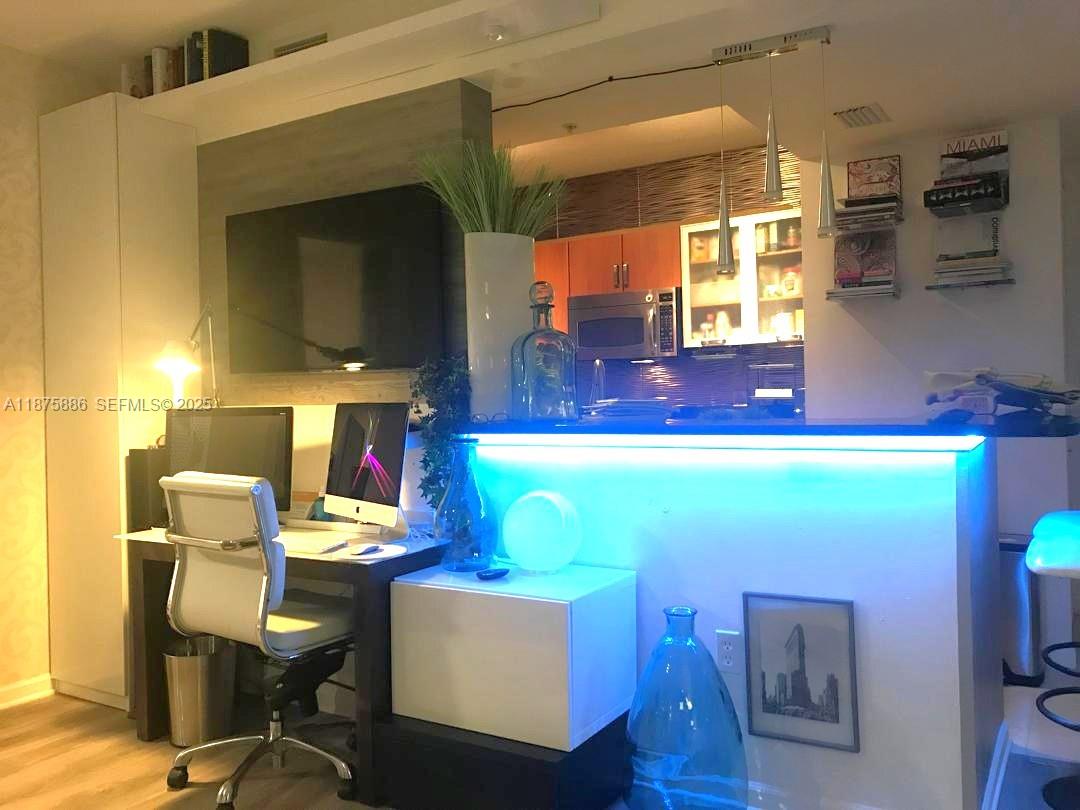 VENTURE AT AVENTURA EAST - Residential