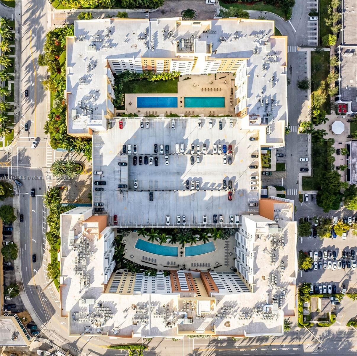 VENTURE AT AVENTURA EAST - Residential