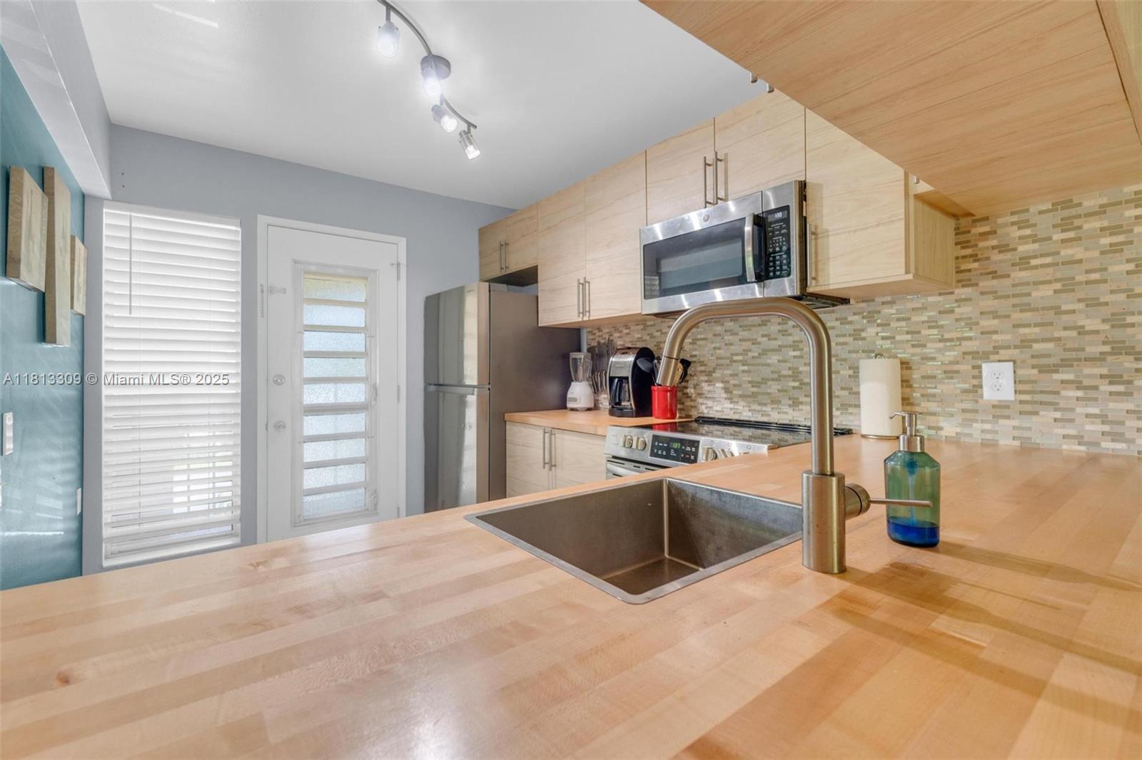 NASSAU VILLAGE WEST I ROS - Residential