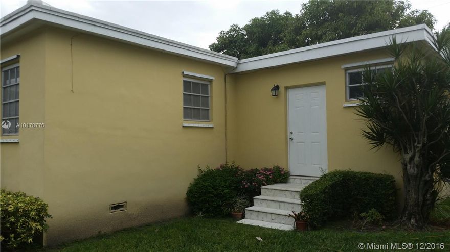1 PERSON - Cute 1 Studio Bedroom, 1 Bathroom with kitchenette (not full kitchen) Small space for table and 2 chairs (no living area)! Minutes from St. Brendan's and Christopher Columbus, La Carreta, Publix Sabor Latino, Walmart and more!!  Landscaping is impeccably manicured!  Utilities not included.  Three months of rent required!
