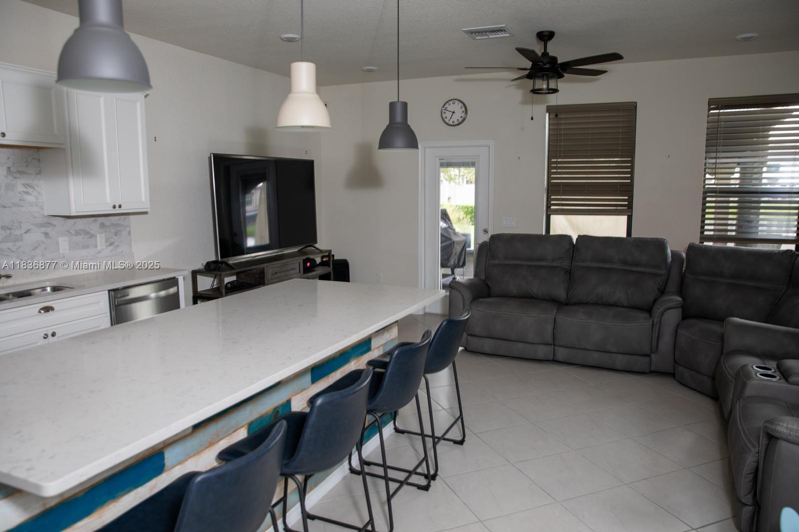 2393 Post St, Palm Springs, FL, 33406/$469,000 3 2393 Post St