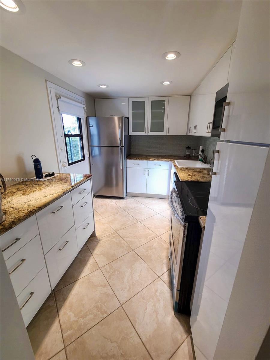 ENSENADA CONDO BLDG E-I - Residential