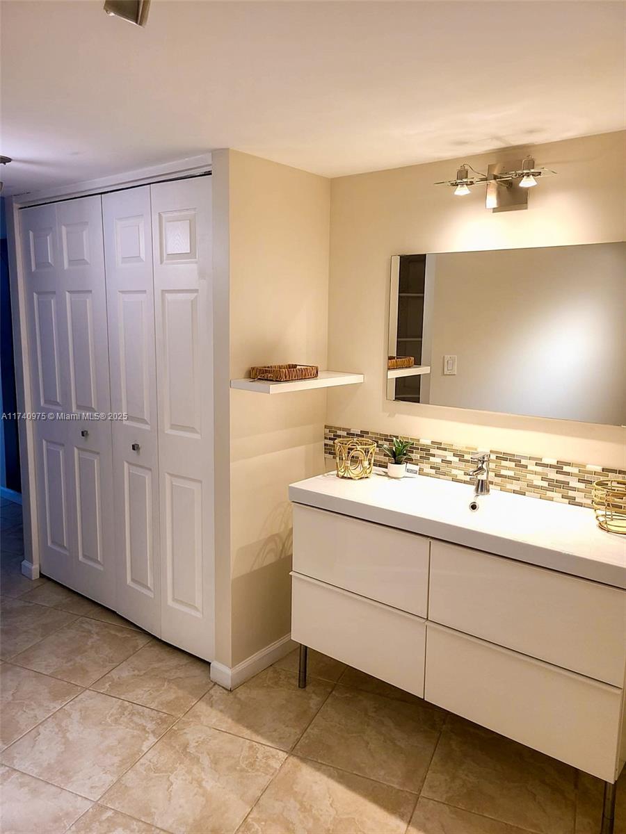 ENSENADA CONDO BLDG E-I - Residential