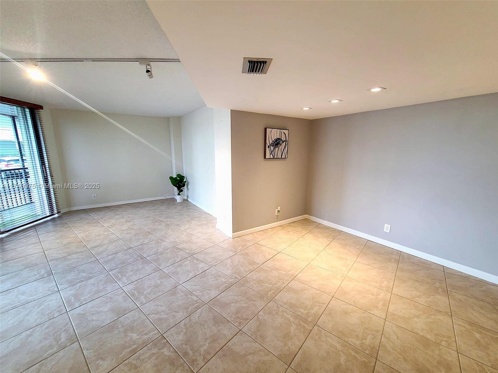 ENSENADA CONDO BLDG E-I - Residential