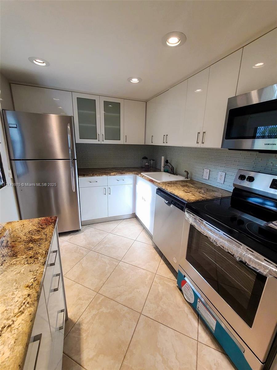 ENSENADA CONDO BLDG E-I - Residential