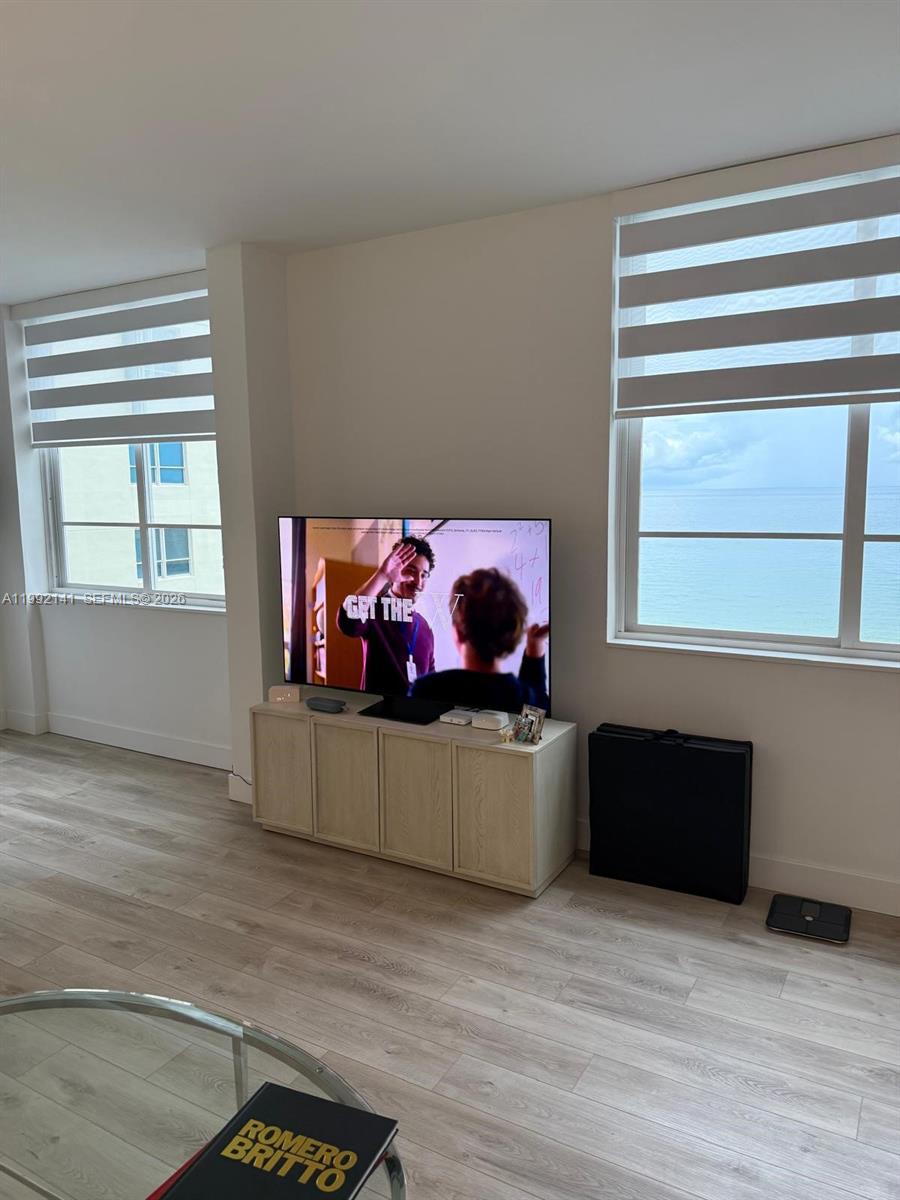 THE CARRIAGE CLUB NORTH C - Residential Lease