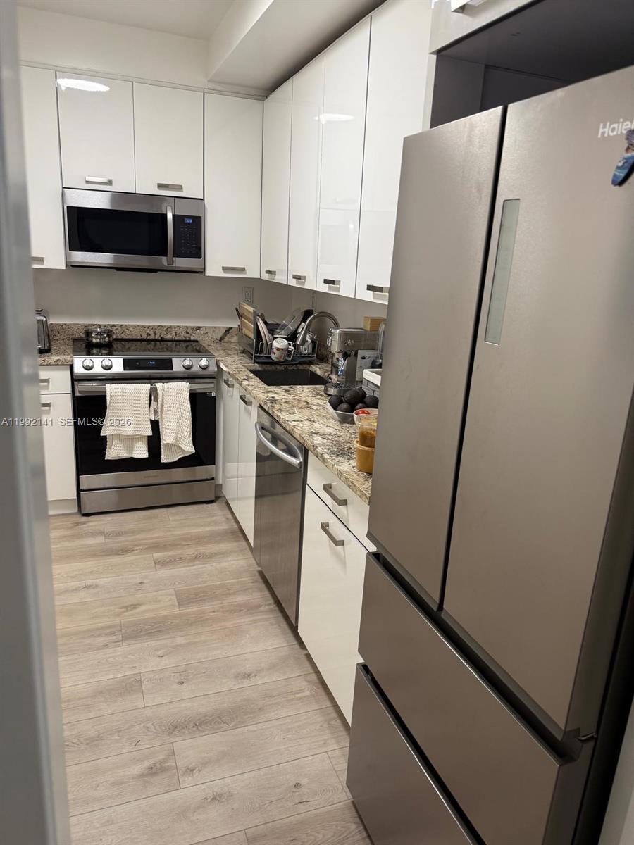 THE CARRIAGE CLUB NORTH C - Residential Lease