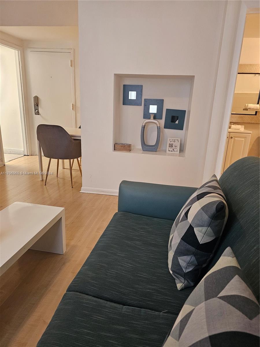 THE EMPIRE CONDO - Residential