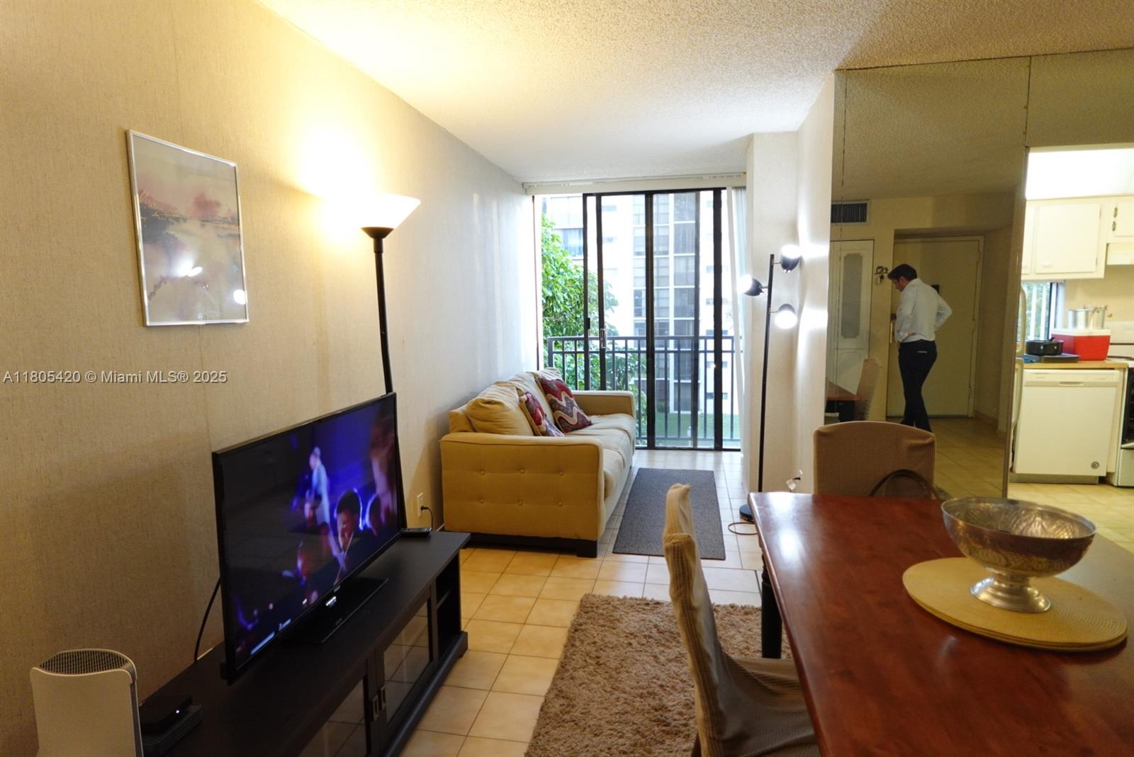 PLAZA OF AMERICAS CONDO P - Residential