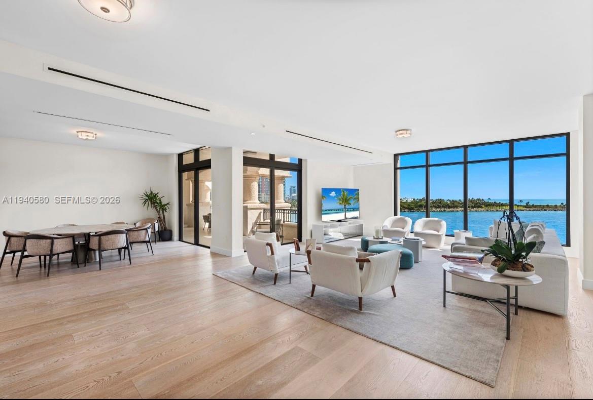 7055 Fisher Island Dr 7055