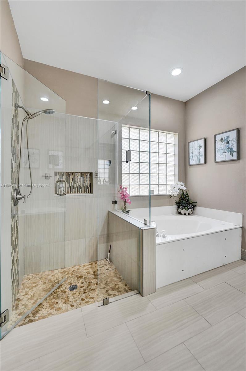 MAYFAIR AT PARKLAND - Residential