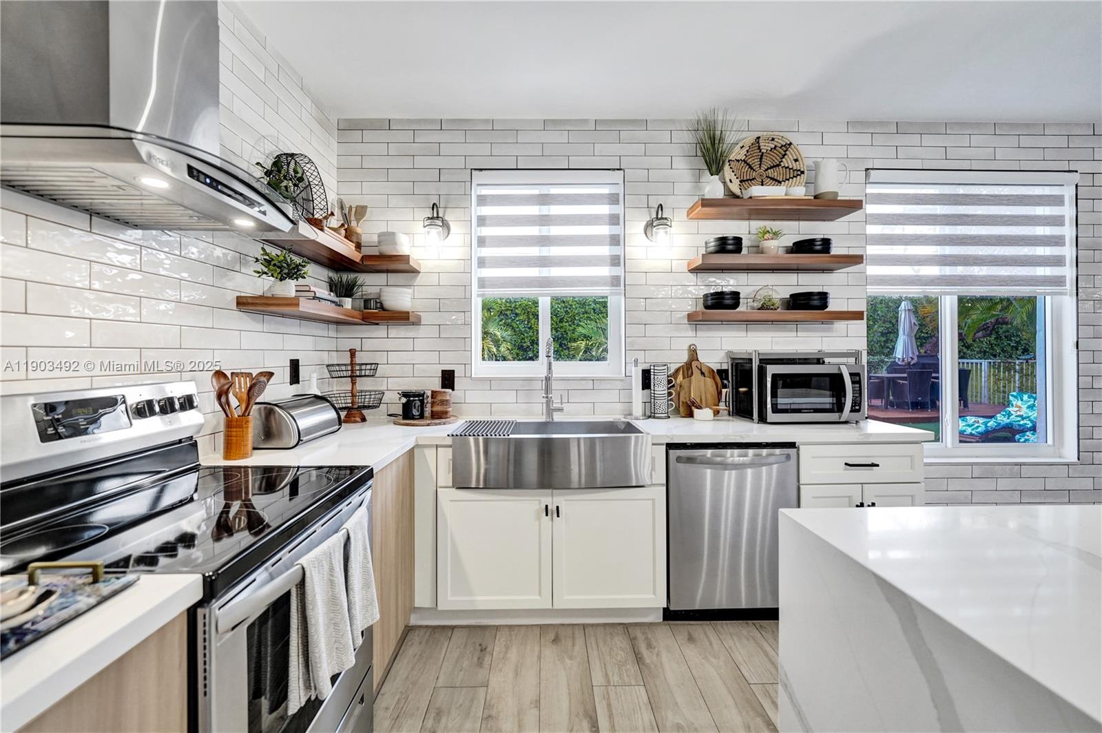 MAYFAIR AT PARKLAND - Residential