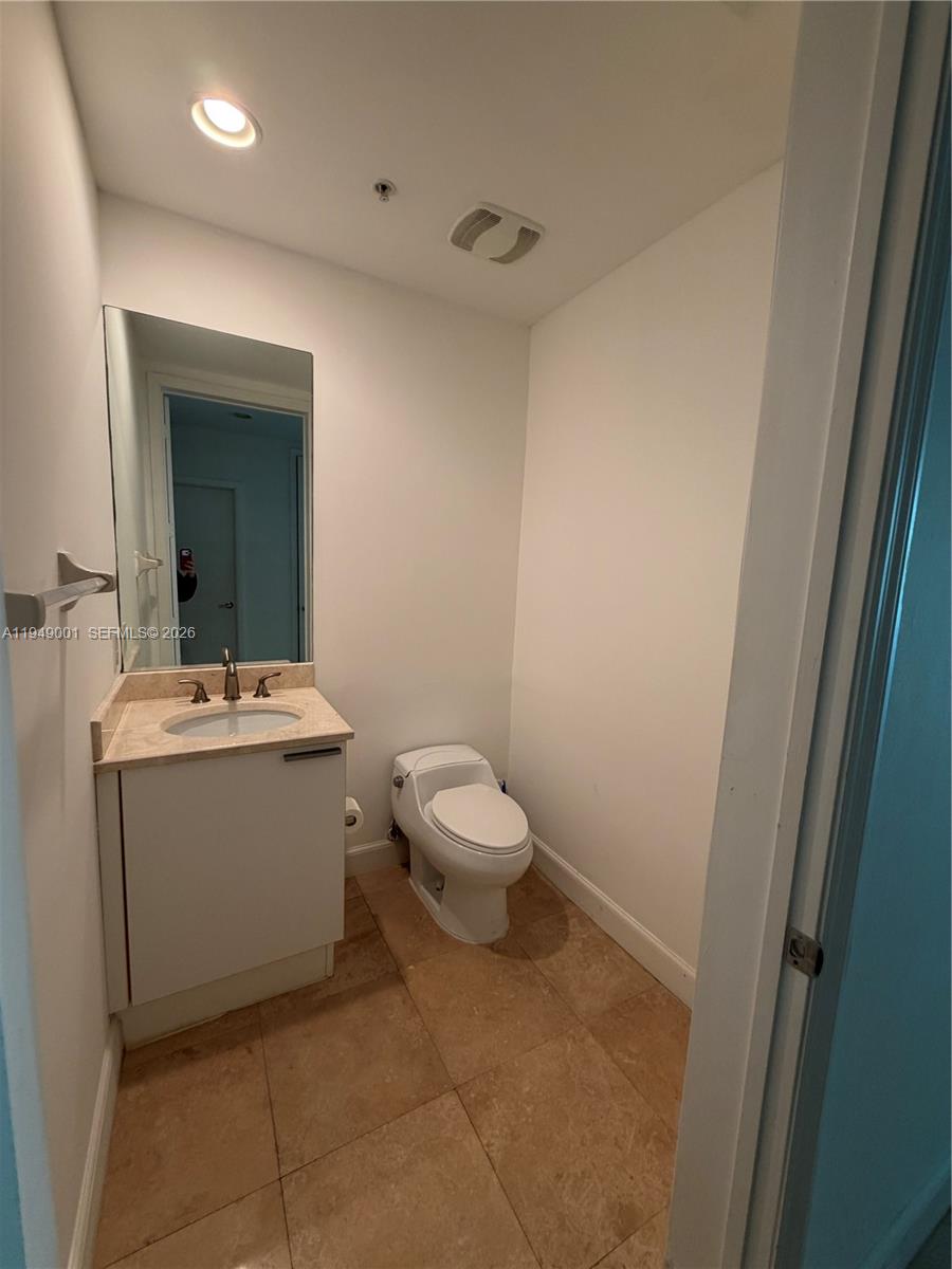 THE OAKS I CONDO - Residential