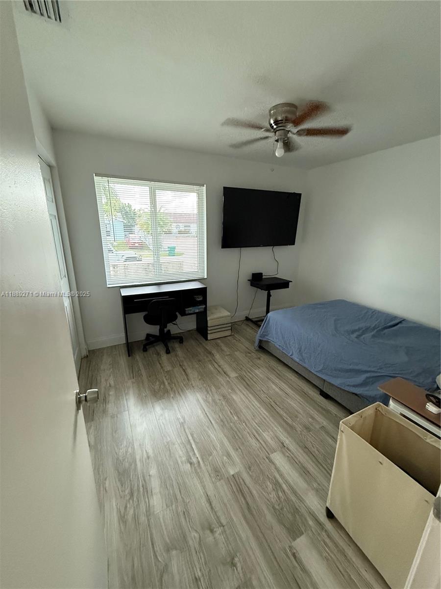 MEADOW WOOD MANOR #4 - Residential