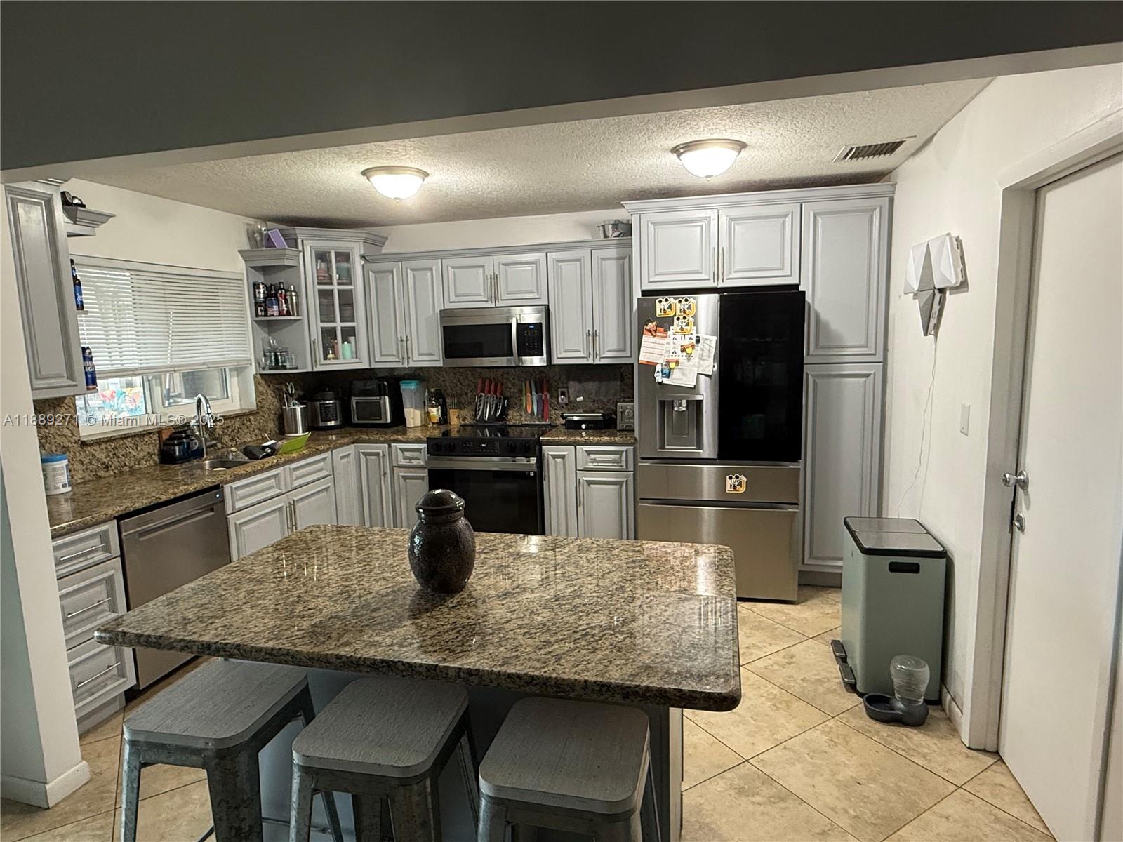 MEADOW WOOD MANOR #4 - Residential