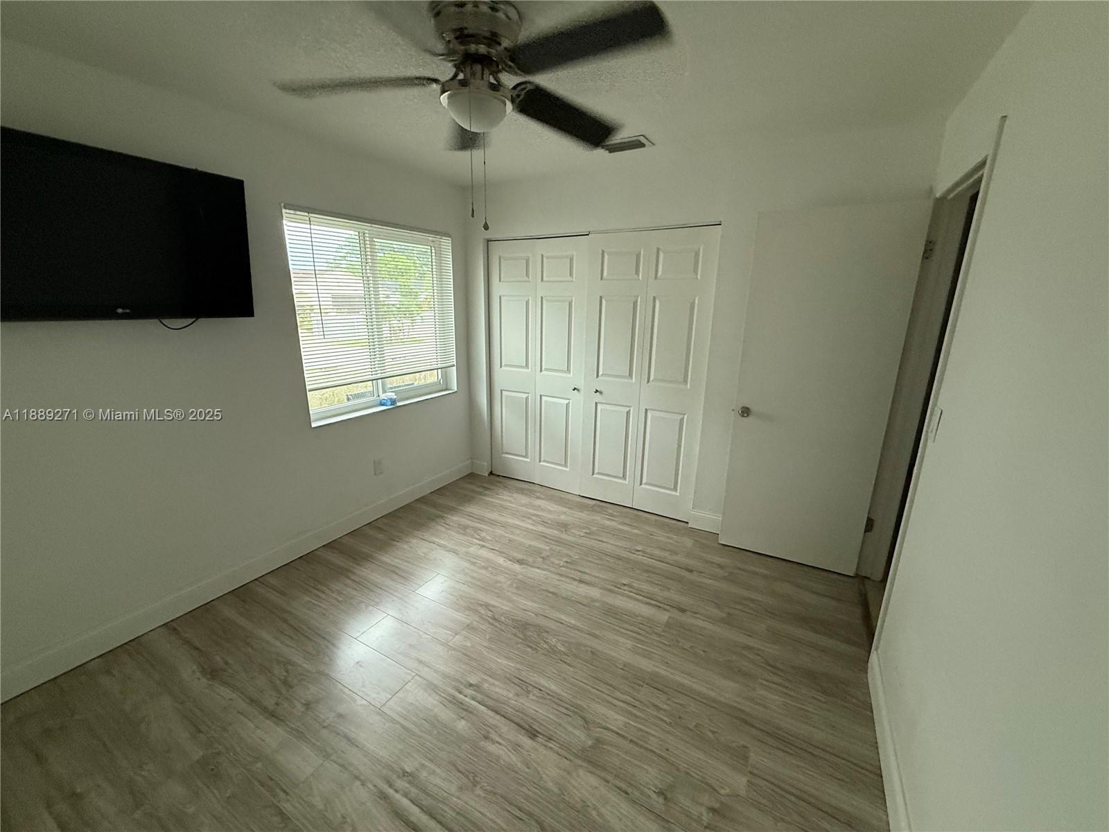 MEADOW WOOD MANOR #4 - Residential