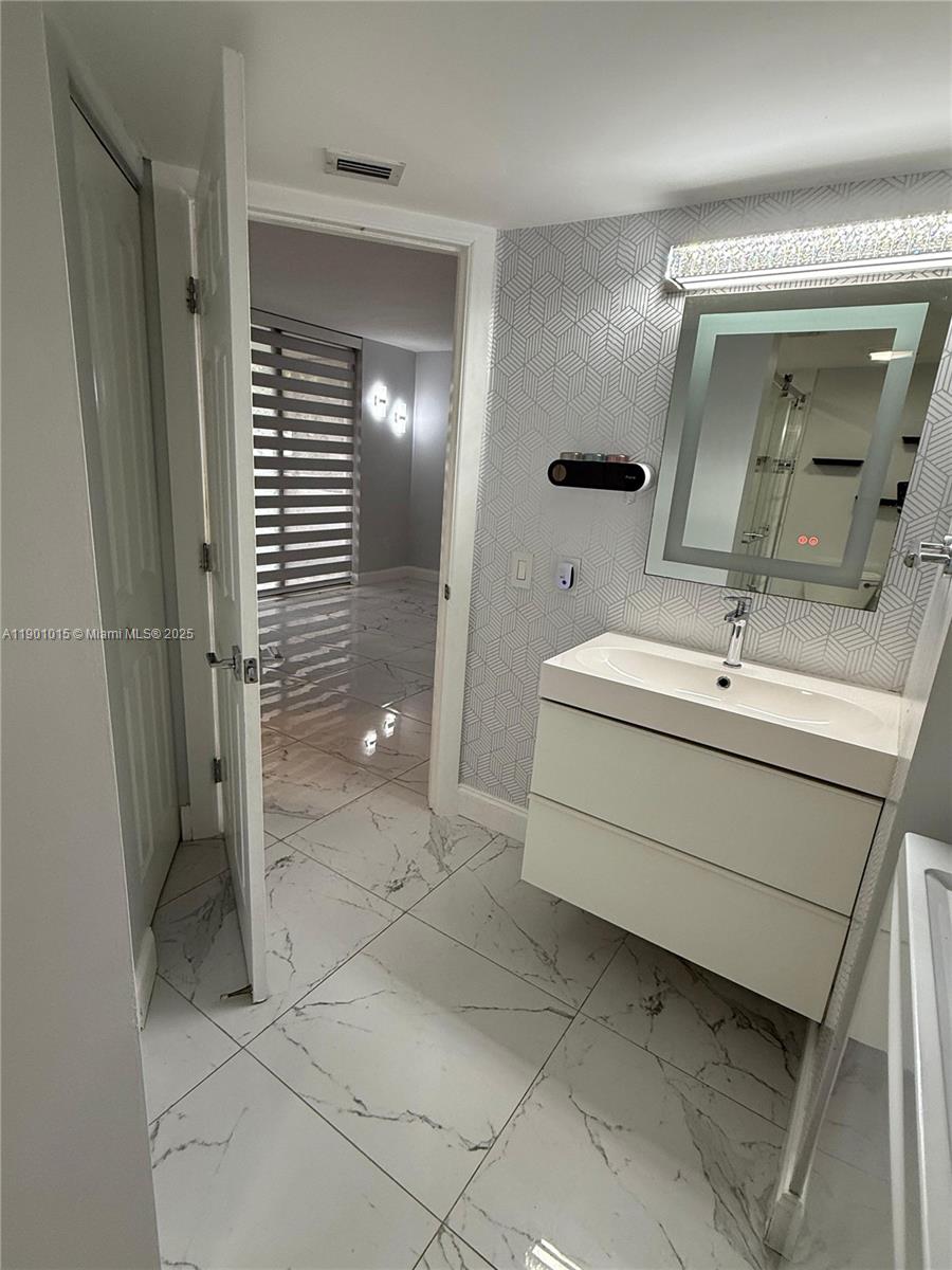 VERABELLA FALLS CONDO - Residential Lease