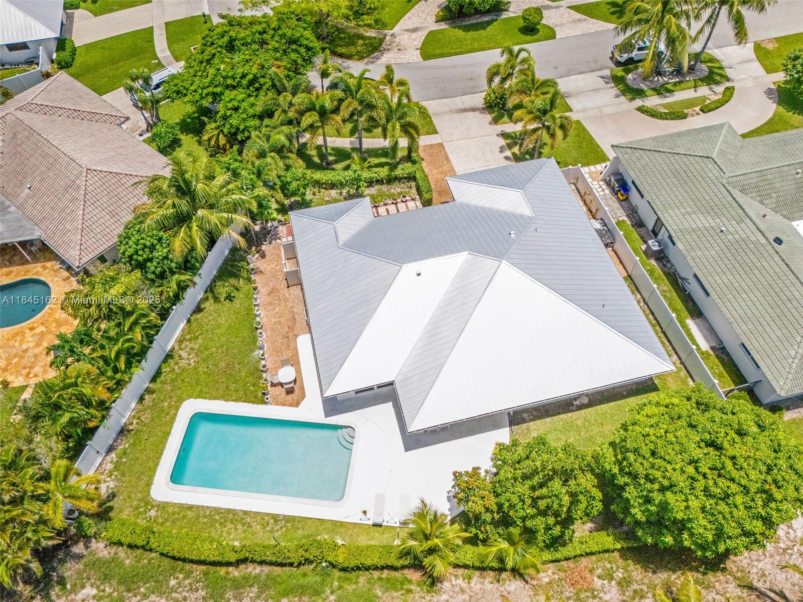 22071 W Soliel Cir W