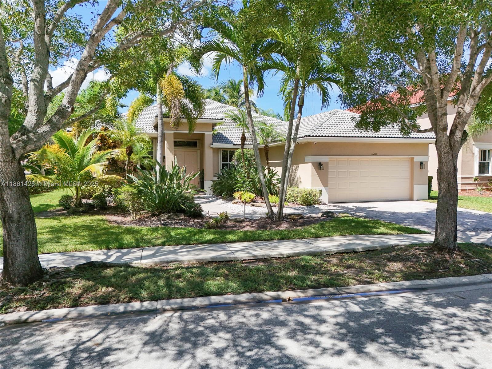 SAVANNA-WESTON - Residential