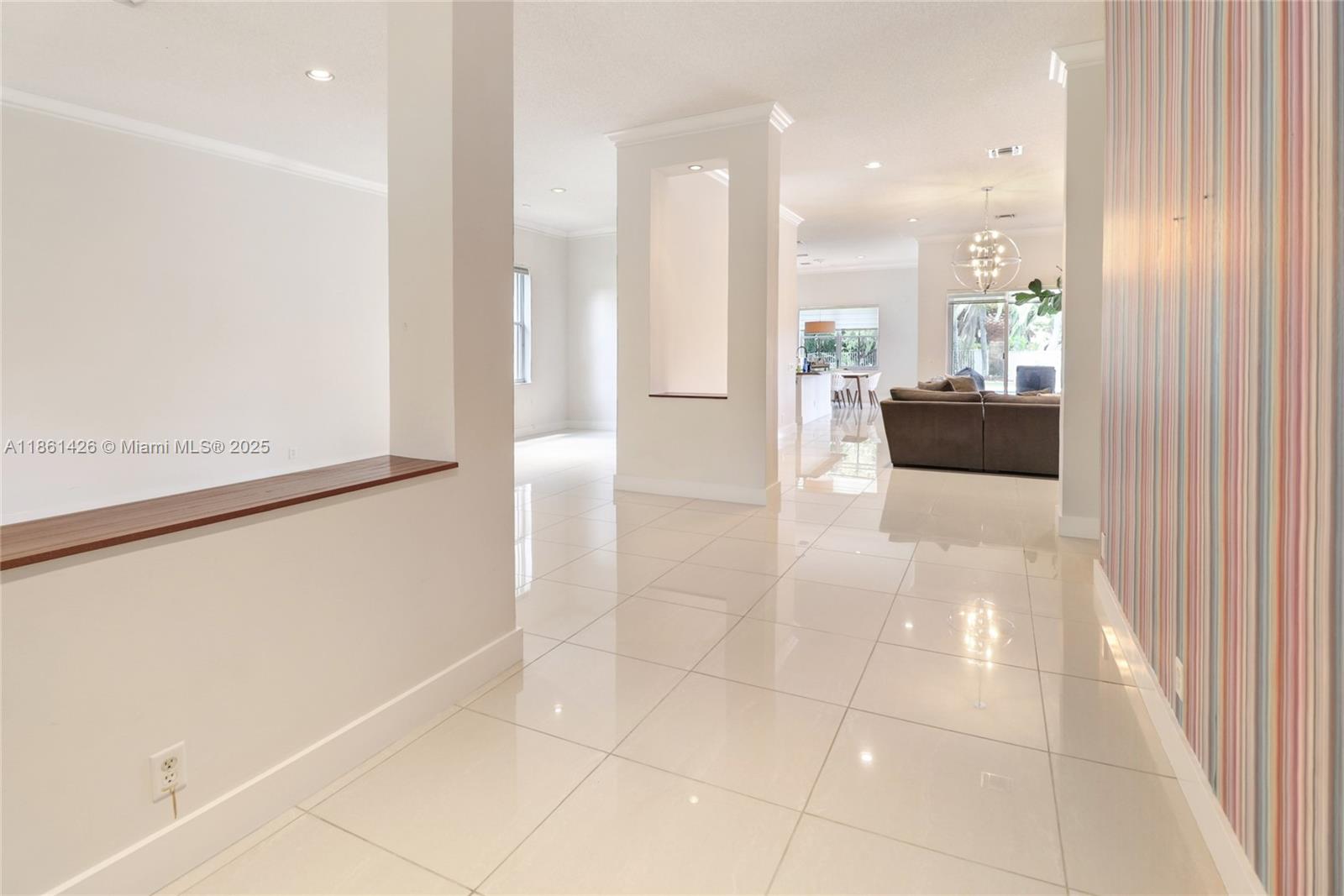 SAVANNA-WESTON - Residential