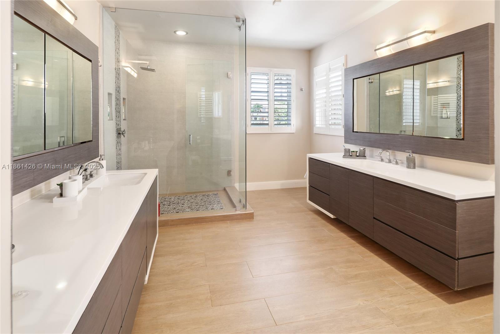 SAVANNA-WESTON - Residential