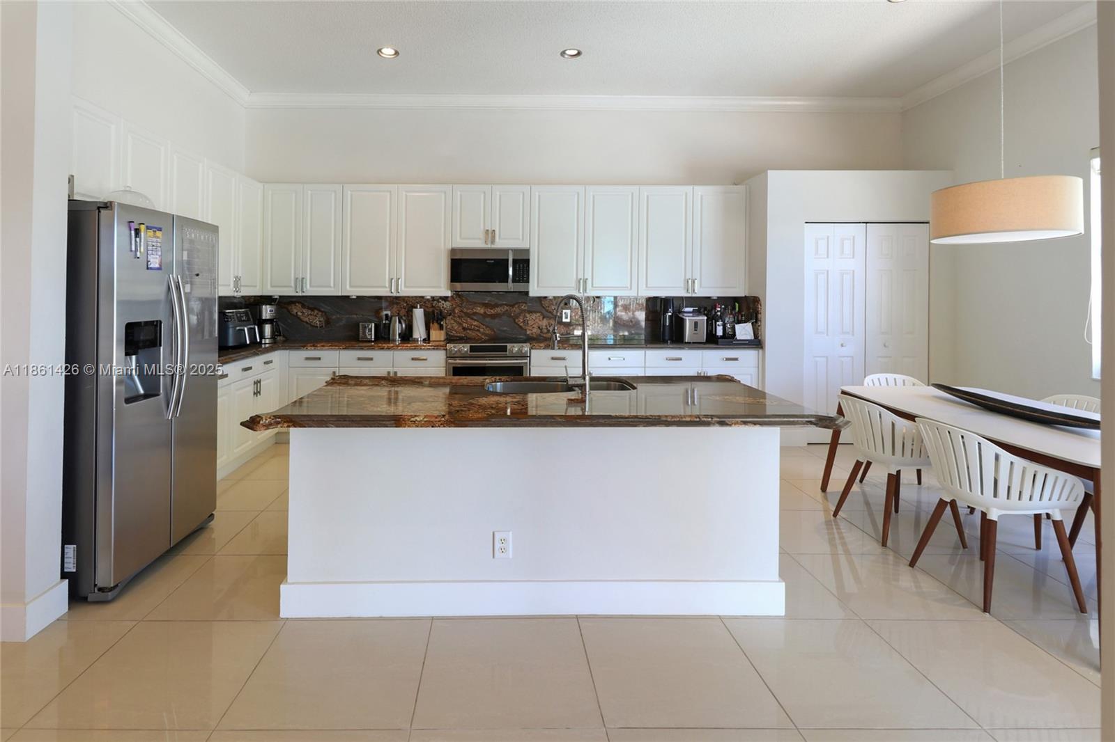 SAVANNA-WESTON - Residential