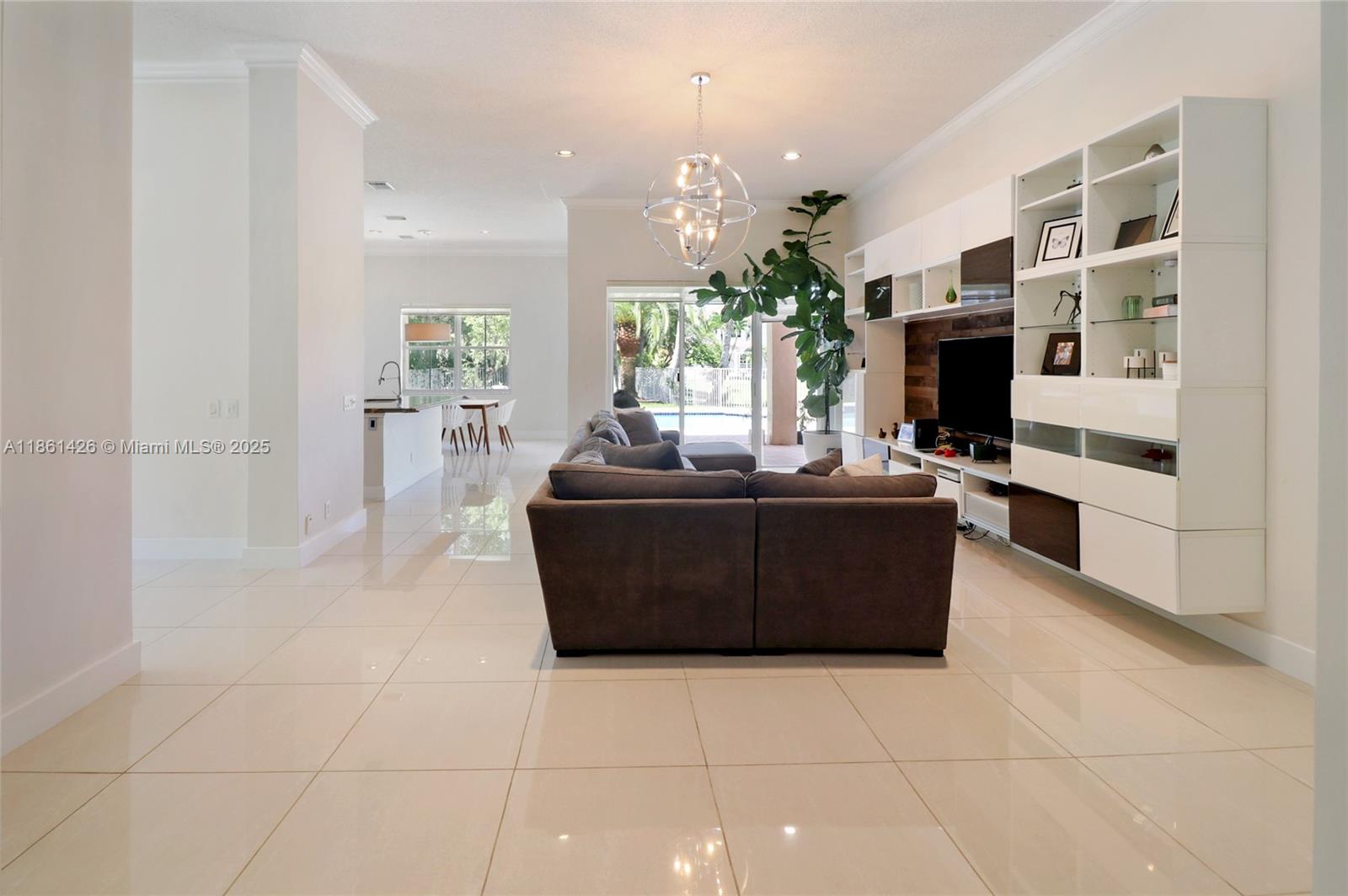 SAVANNA-WESTON - Residential