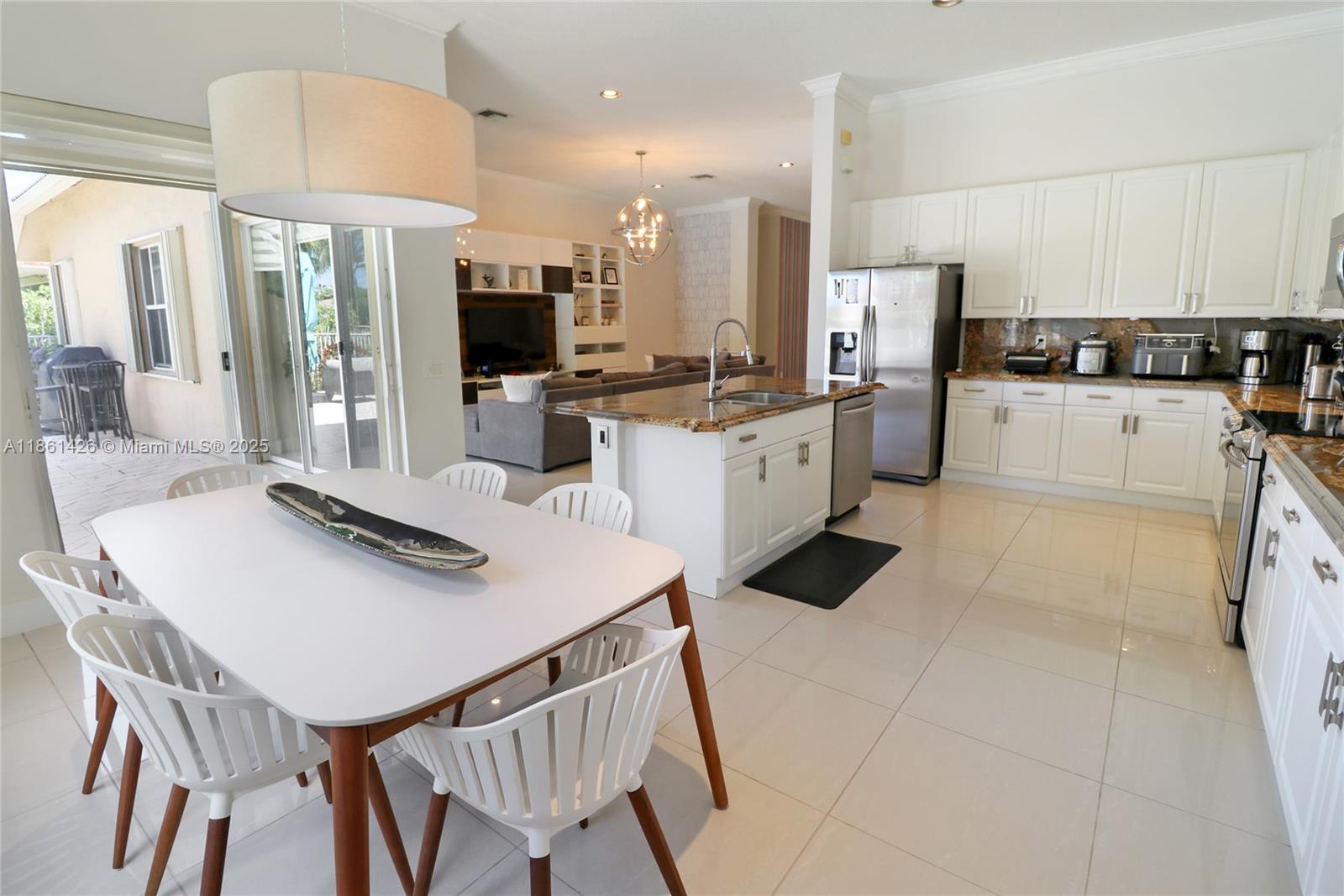 SAVANNA-WESTON - Residential